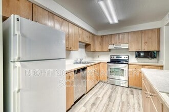 Building Photo - 3713 S Gekeler Ln