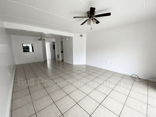Building Photo - 6503 Dumont Ave