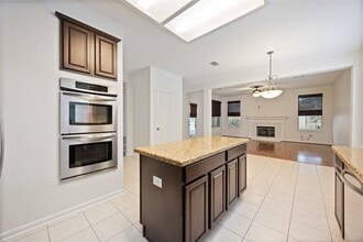 Building Photo - 8615 Saratoga Dr Building Photo - 8615 Saratoga Dr