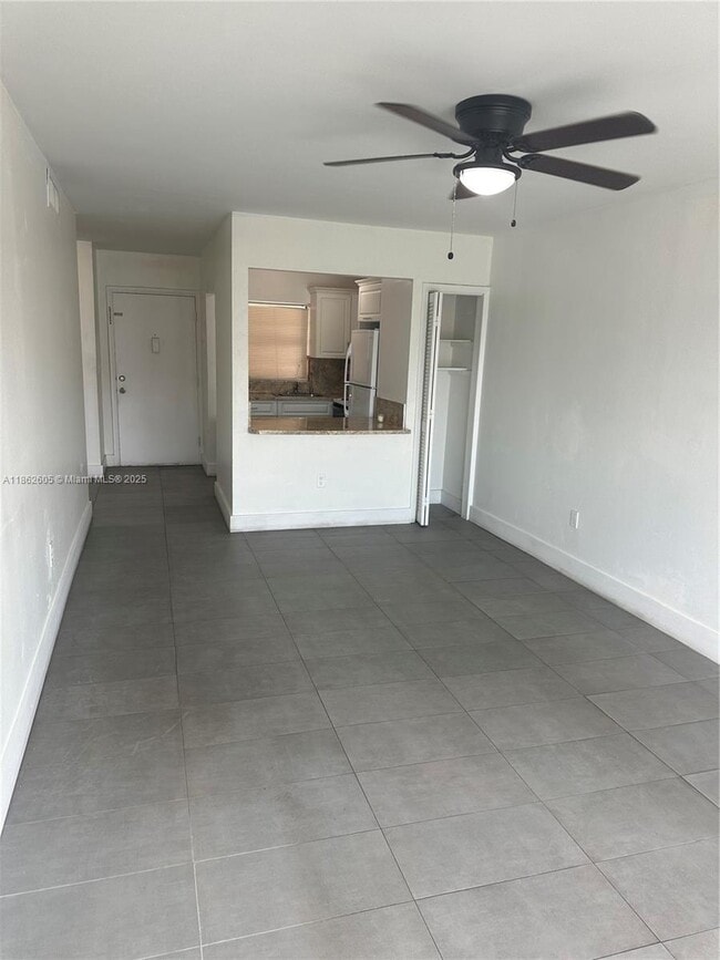 Foto del edificio - 3536 NE 168th St