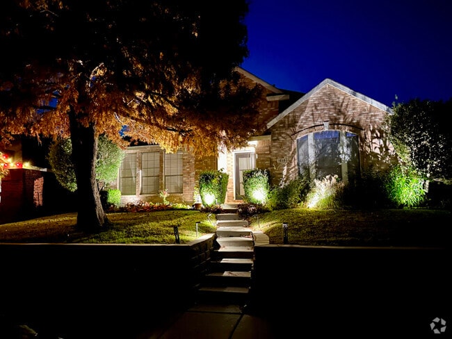 Building Photo - 1215 Heather Brook Dr