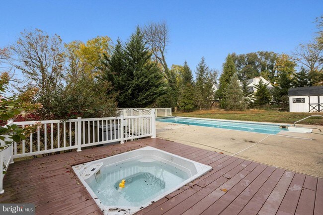 Foto del edificio - 210 Garrison Forest Rd