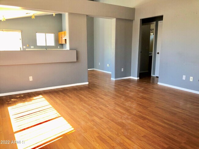 Building Photo - 2926 W Potter Dr