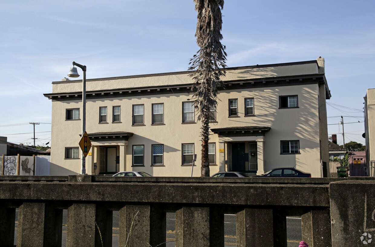 Building Photo - 961-965 W MacArthur Blvd