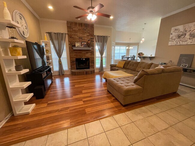 Foto del edificio - 4204 Tropicana Dr