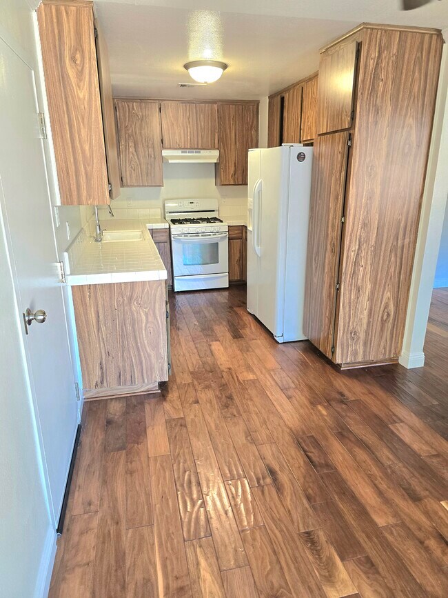 Foto del edificio - 624 Thoreau Ln