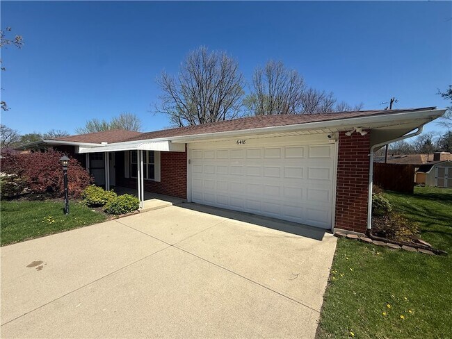 Foto del edificio - 6418 Oakhurst Pl