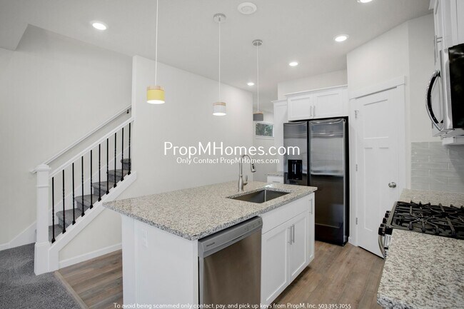 Foto del edificio - Modern Three Bedroom Home in SW Portland!