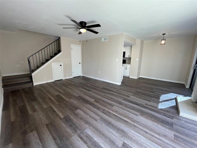 Foto del edificio - 5636 Birchmont Dr