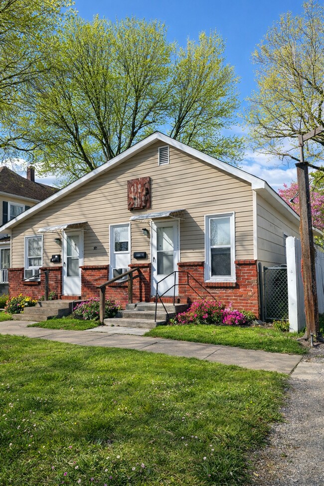 Building Photo - $650/mo | 1BR Renovated Home | Pets Welcome | Walk to Downtown Columbus