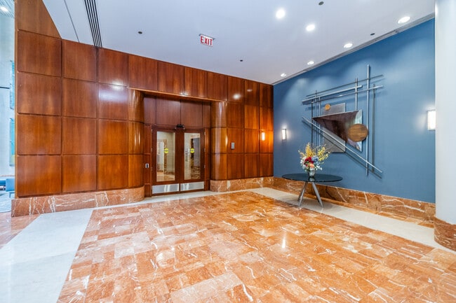 Building Photo - 211 E Ohio St