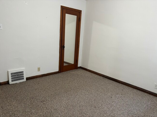 Bed Room - 5316 Miami St