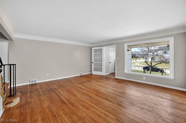 Building Photo - 1851 Beverly Hills Dr