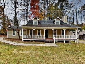 Building Photo - 3550 Valley Dr SW