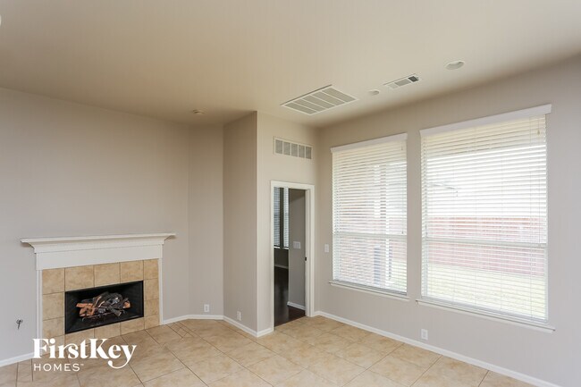 Foto del edificio - 2744 Cedar Ridge Ln