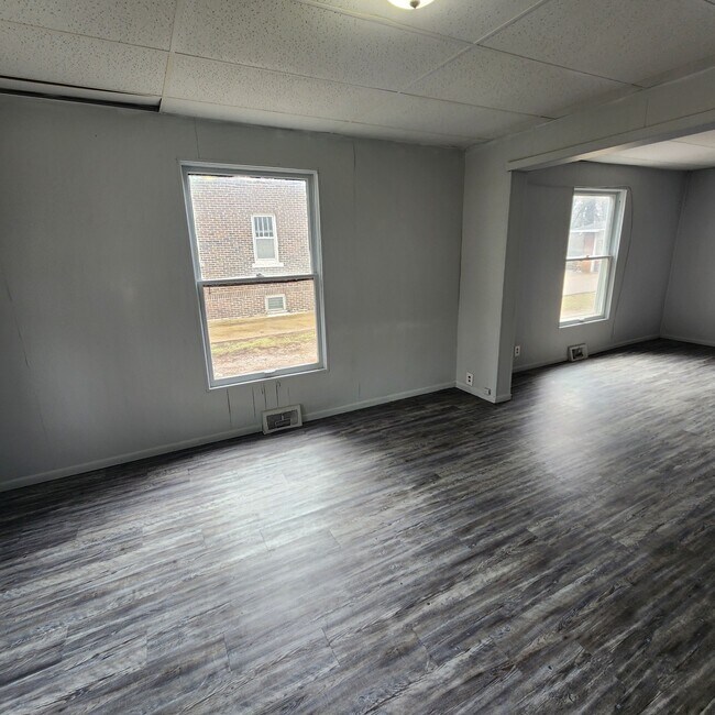 Building Photo - 614 N Griffin St