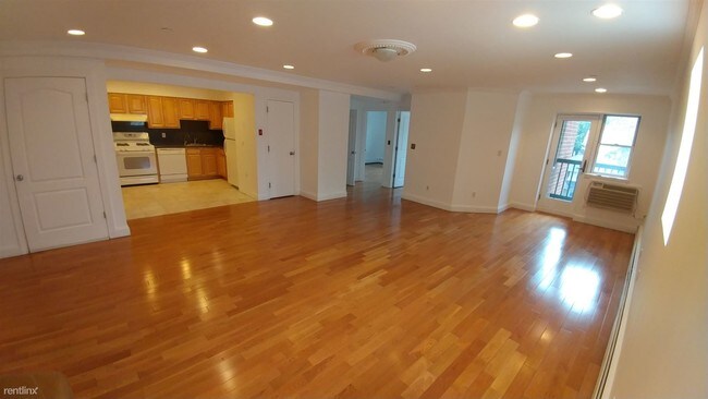 Foto del edificio - 8371 116th St