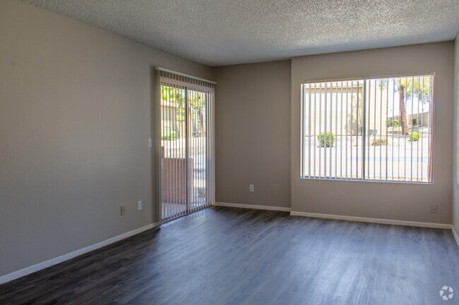 Renovated - 1 BD, 1 BA - 750 SQ FT - Copper Canyon Apartments