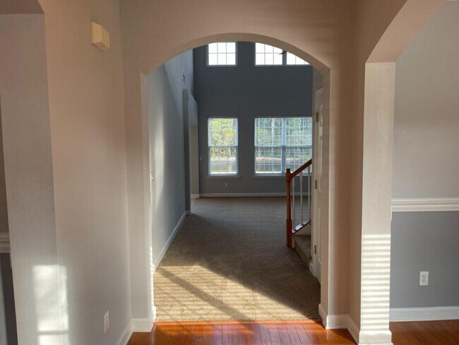 Building Photo - 2208 Seneca Ridge Dr.