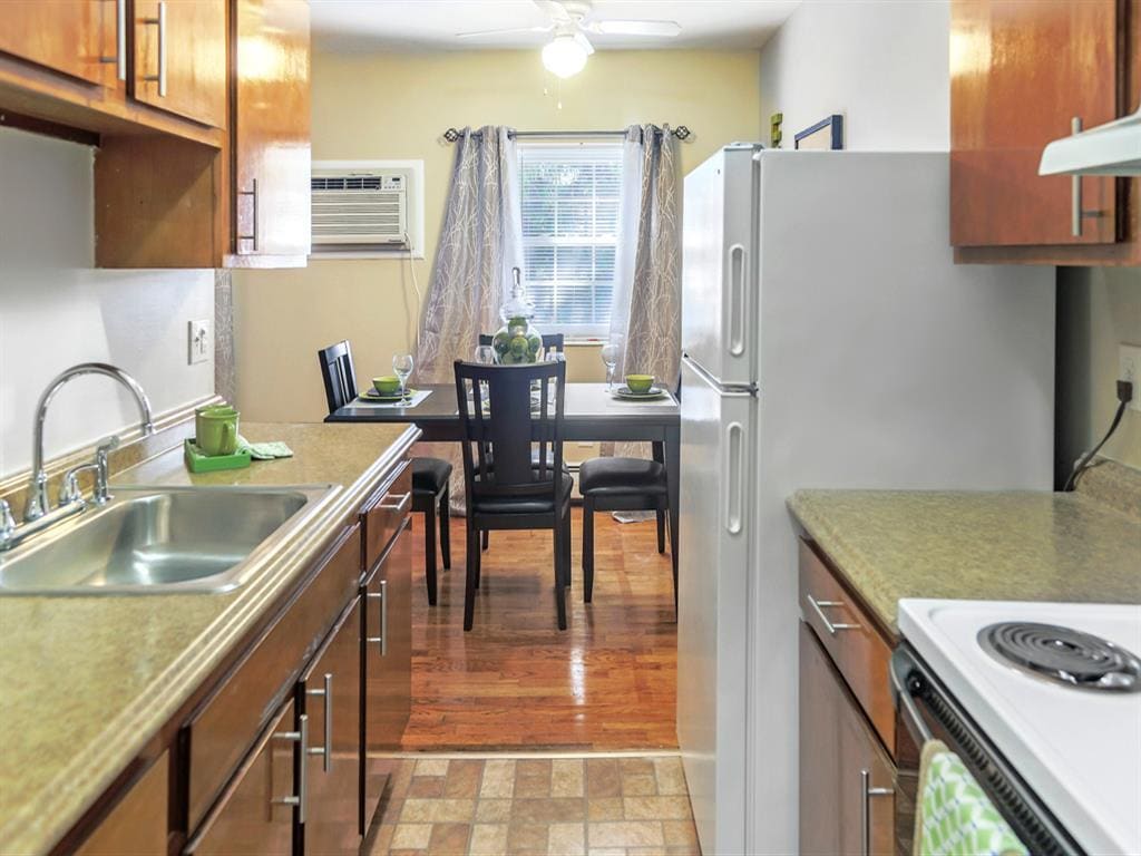 Society Hill Apartments photo 3