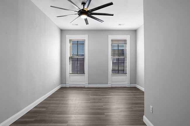 Building Photo - 2205 S 11th St