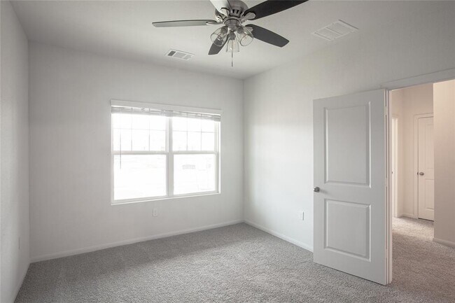 Building Photo - 172 Zion Dr