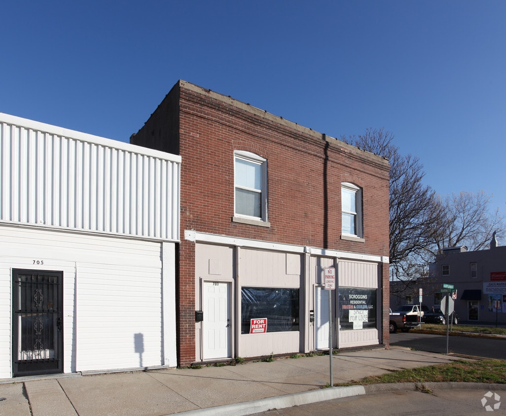 Building Photo - 701-703 N 6th St