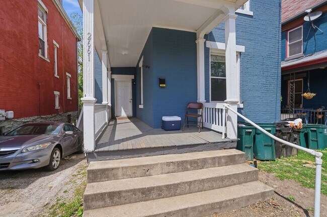 Foto del edificio - 5 Bedroom Clifton House Available Next to UC Campus