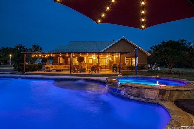 Foto del edificio - 18303 Wisdom Rd