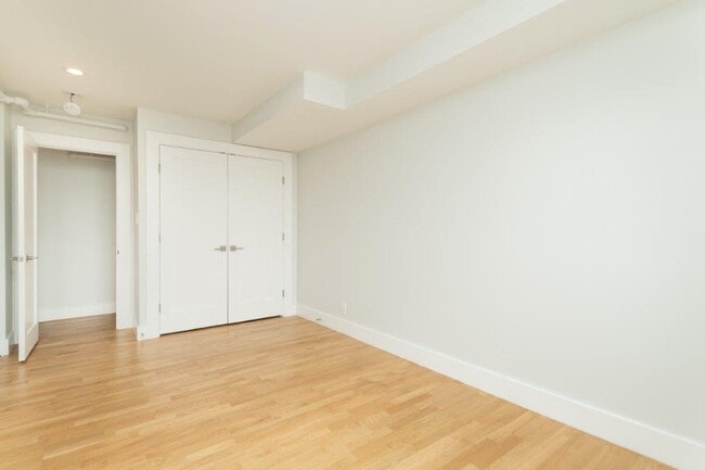 Interior Photo - 1410 Columbia