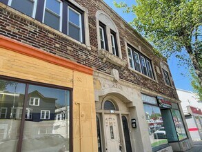 Building Photo - 5911 W Burnham St