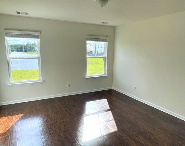 Foto del edificio - 92 Rice Mill Rd