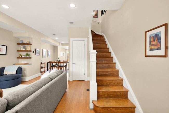Building Photo - 407 Delafield Pl NW