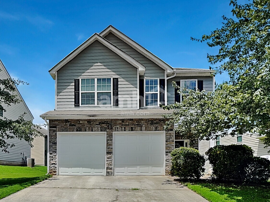Foto principal - 2425 Valley Creek Dr