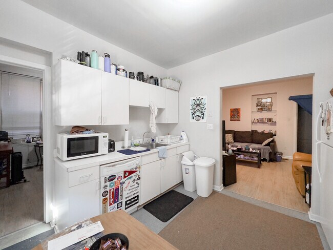 Foto del edificio - 2136 N Clifton Ave