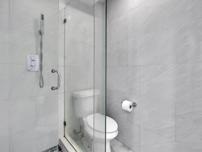 Building Photo - 3725 S Ocean Dr