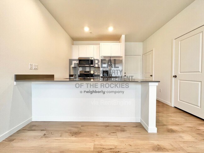 Foto del edificio - 5479 Euclid Ct