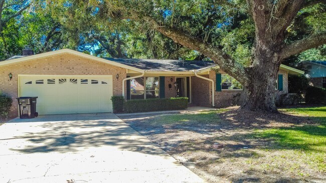 Building Photo - 3461 Summit Blvd