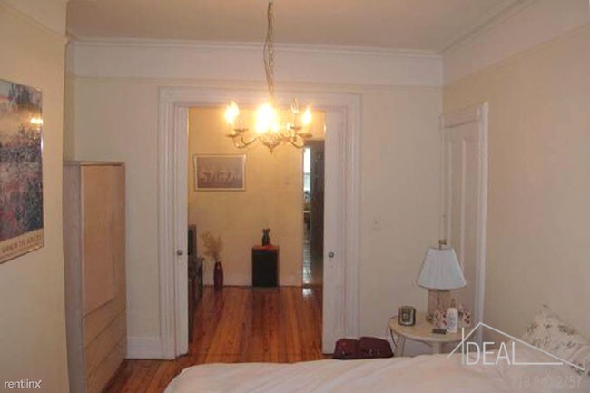Foto del edificio - 66 E 3rd St