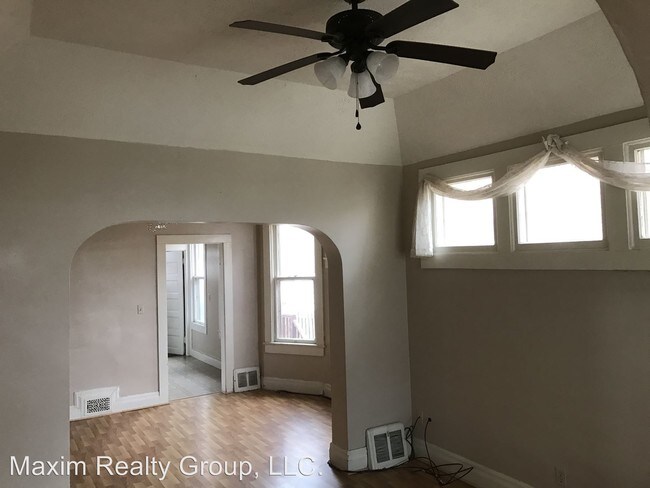 Building Photo - 4128 Izard St