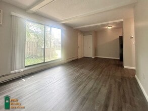 Building Photo - 7172 72nd Ln N