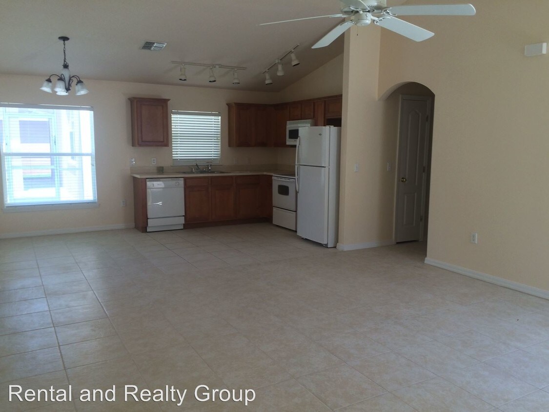 1940 Royal Ridge Dr, Davenport, FL 33896 House Rental in Davenport, FL