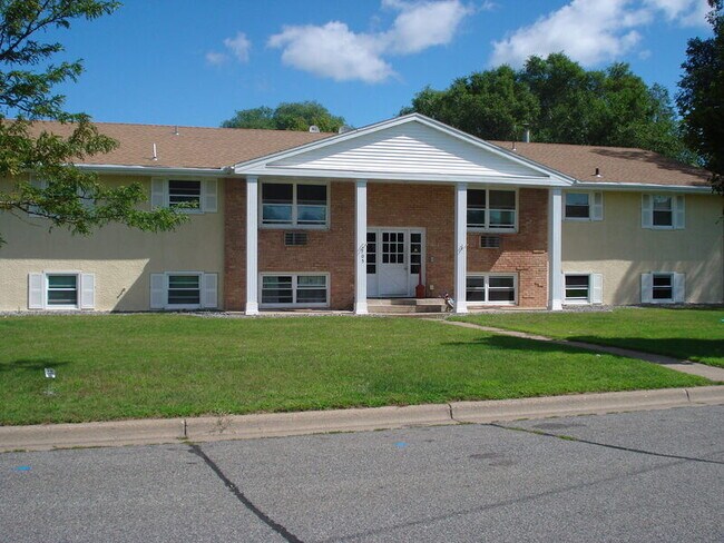Building Photo - 705 3rd St E