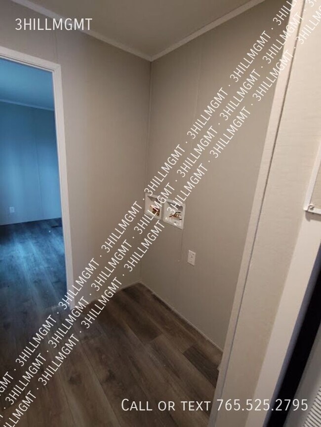 Building Photo - 5600 W Kilgore Ave