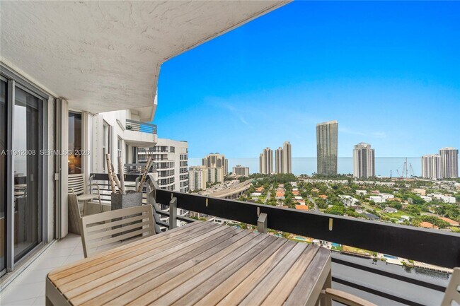 Building Photo - 19101 NE 36th Pl