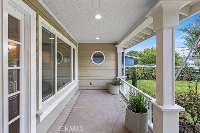 Building Photo - 2581 Fairway Dr