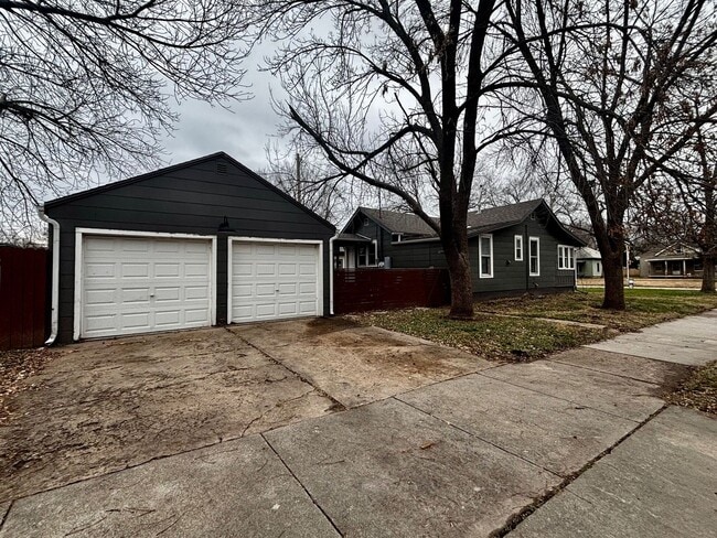 Building Photo - Italian Estates Property Management