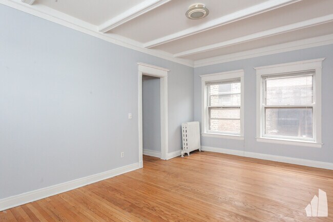 Building Photo - 941 West Windsor-3