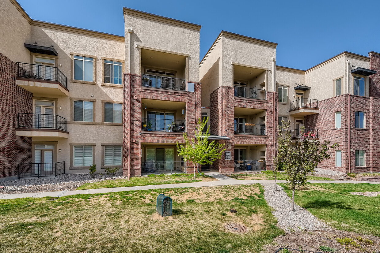 Primary Photo - 301 Inverness Way S