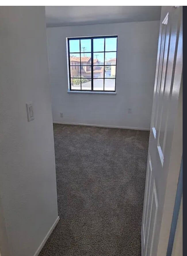 Building Photo - 15th St.